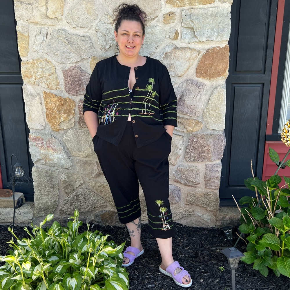 Onque Matching Set Embroidered Size 1x - image 1